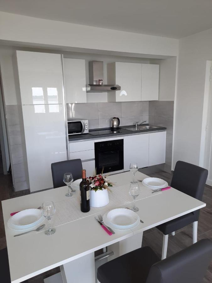 Apartmani Antea สตารีกราด-ปาเคลนีซา ภายนอก รูปภาพ